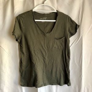 Universal Thread T-Shirt